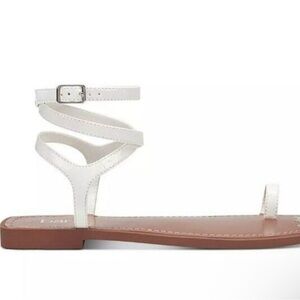 NWT Bar 3 white sandals